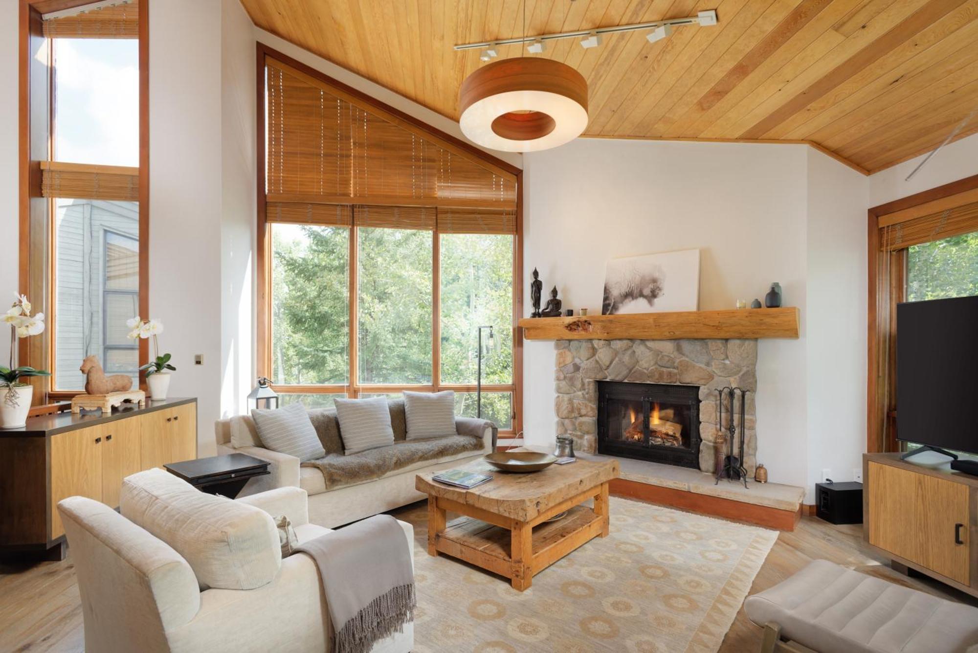 Newly Remodeled Ski-in Out Snowmass View Townhome By The Woodrun V Holiday home