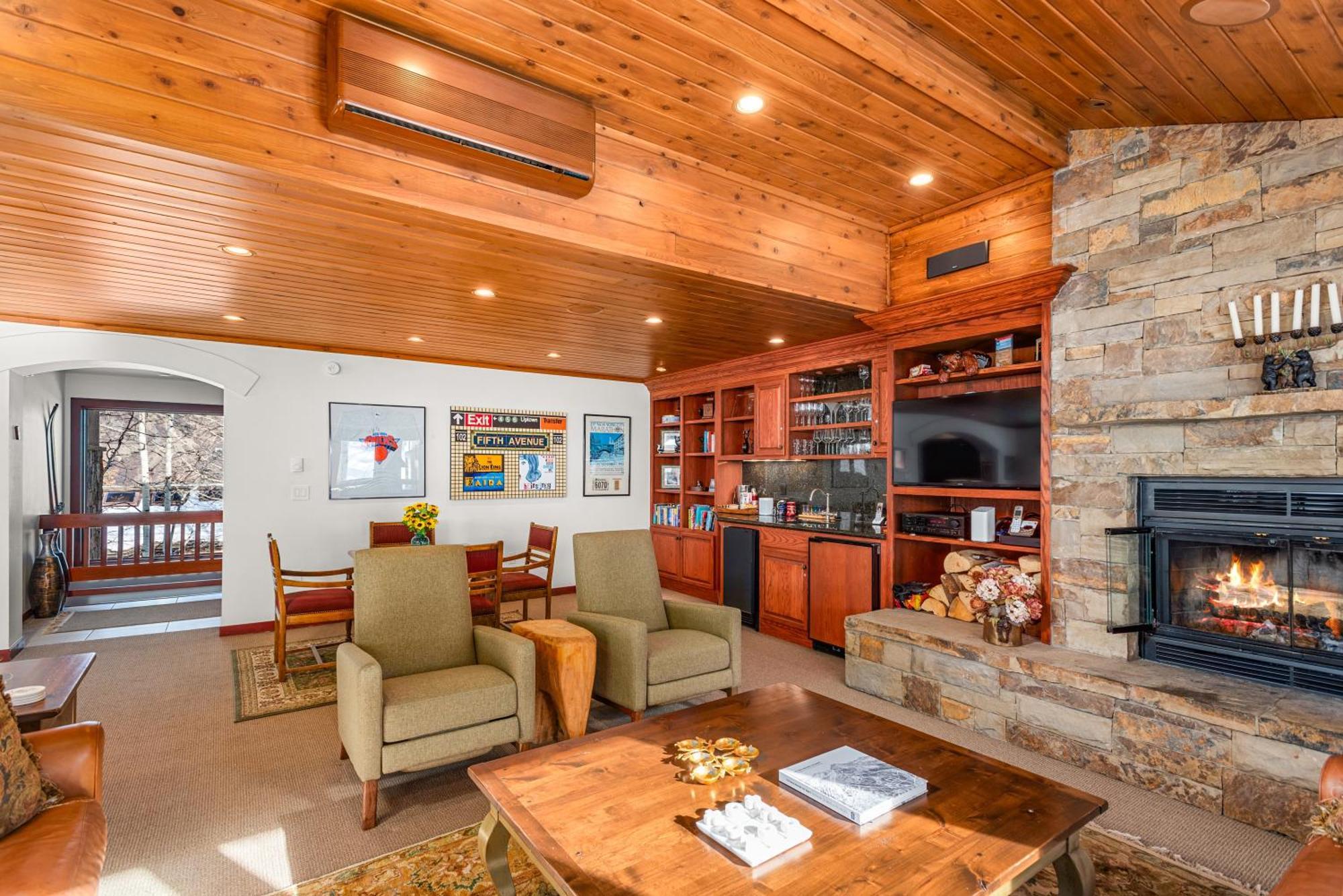 Ski-in Ski-out Townhome Near Adam's Ave Access By The Woodrun V * Snowmass Village