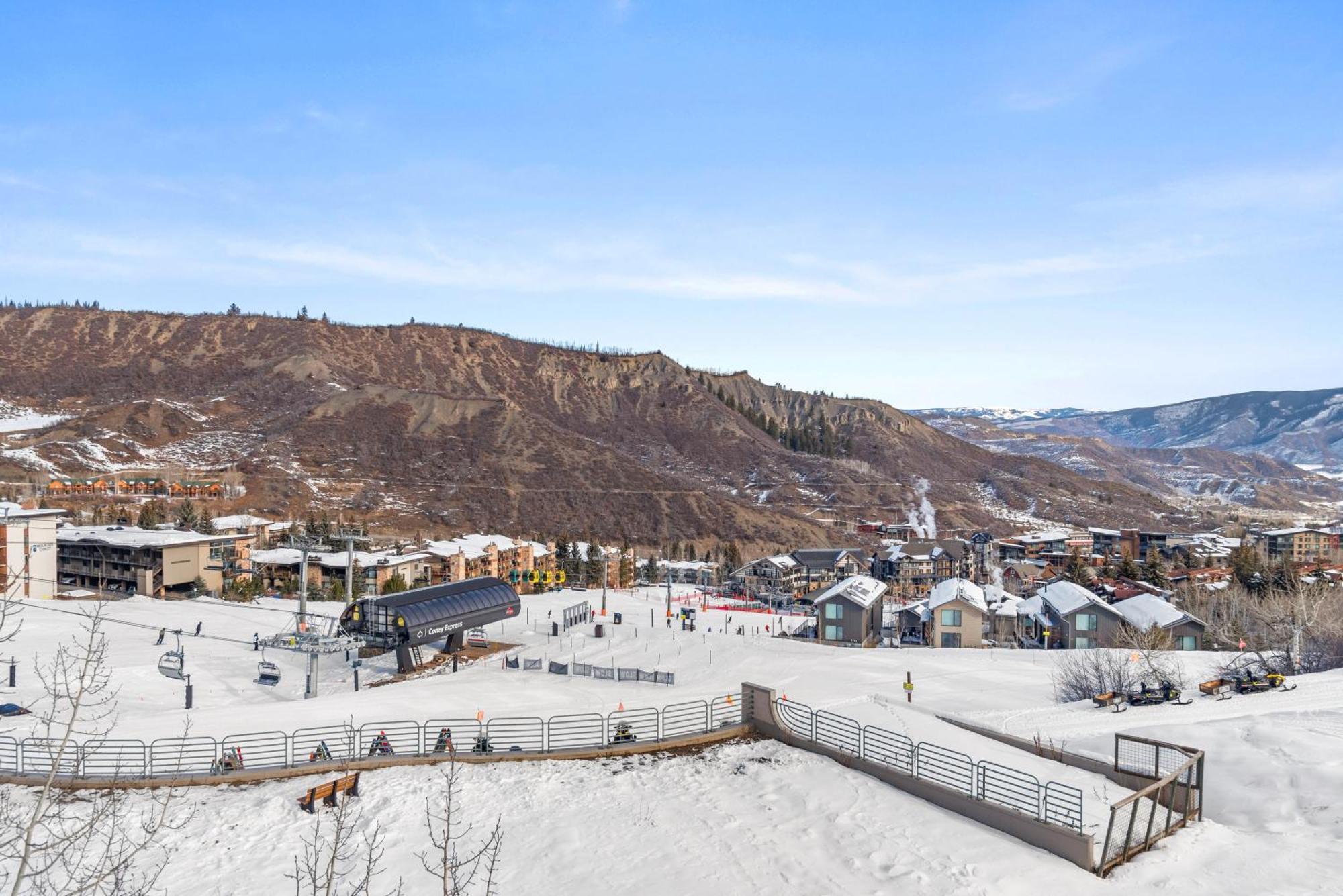 Ski-in Ski-out Townhome Near Adam's Ave Access By The Woodrun V Holiday home Snowmass Village