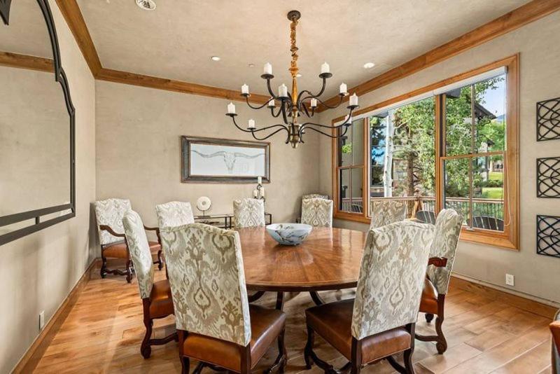 Snowmass 4 Bedroom Townhome With Ski-in, Ski-out Access At Woodrun Snowmass Village