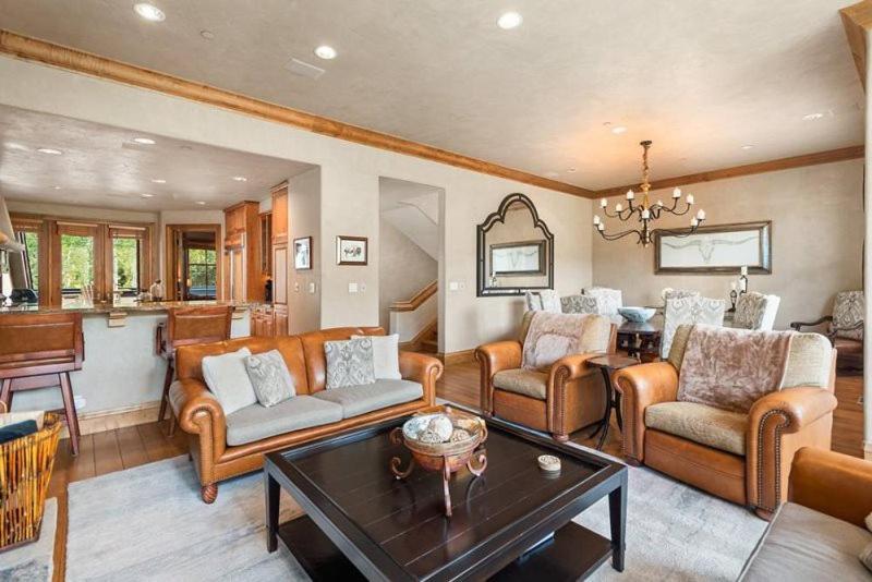 Snowmass 4 Bedroom Townhome With Ski-in, Ski-out Access At Woodrun Holiday home