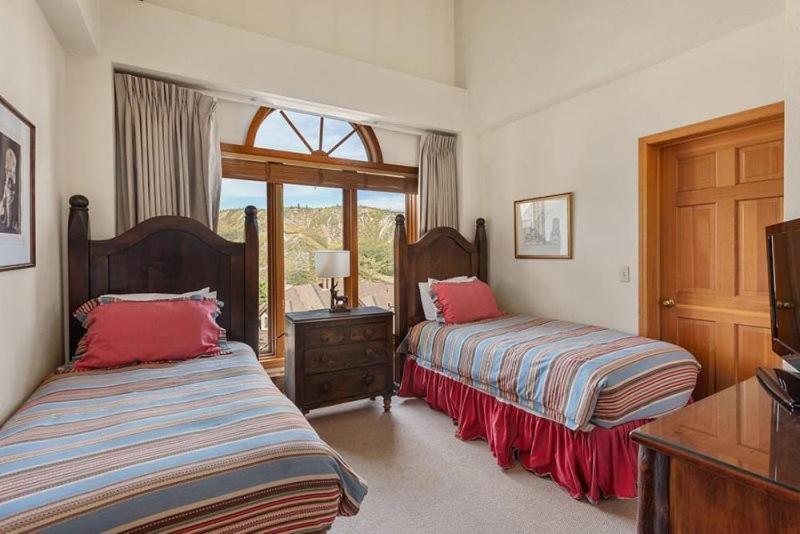 Ski-in, Ski-out Spacious In A Perfect Locale, Next To Gondola And Close To Apartment *