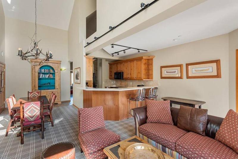 Ski-in, Ski-out Spacious In A Perfect Locale, Next To Gondola And Close To Apartment *