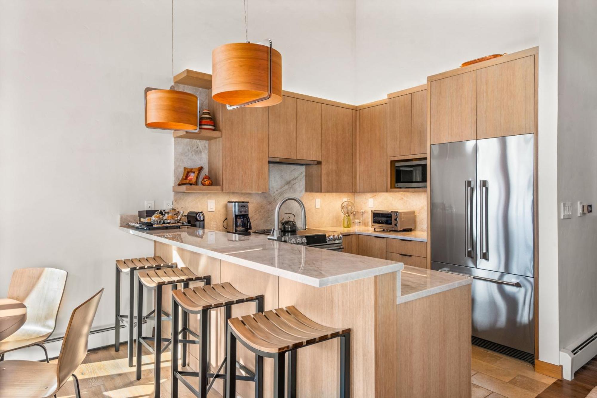 Newly Remodeled Ski-in Out Snowmass View Townhome By The Woodrun V *