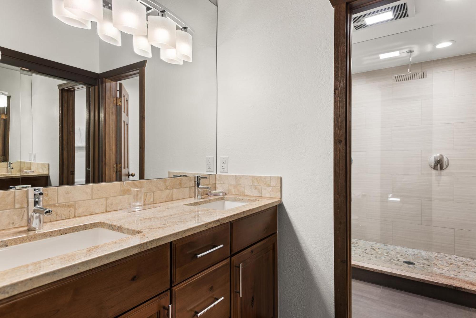 Enclave 306, Snowmass Ski-in/ski-out W/shared Pool/hot Tub