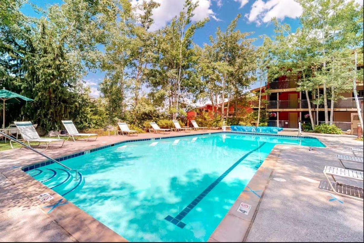 Enclave 306, Snowmass Ski-in/ski-out W/shared Pool/hot Tub