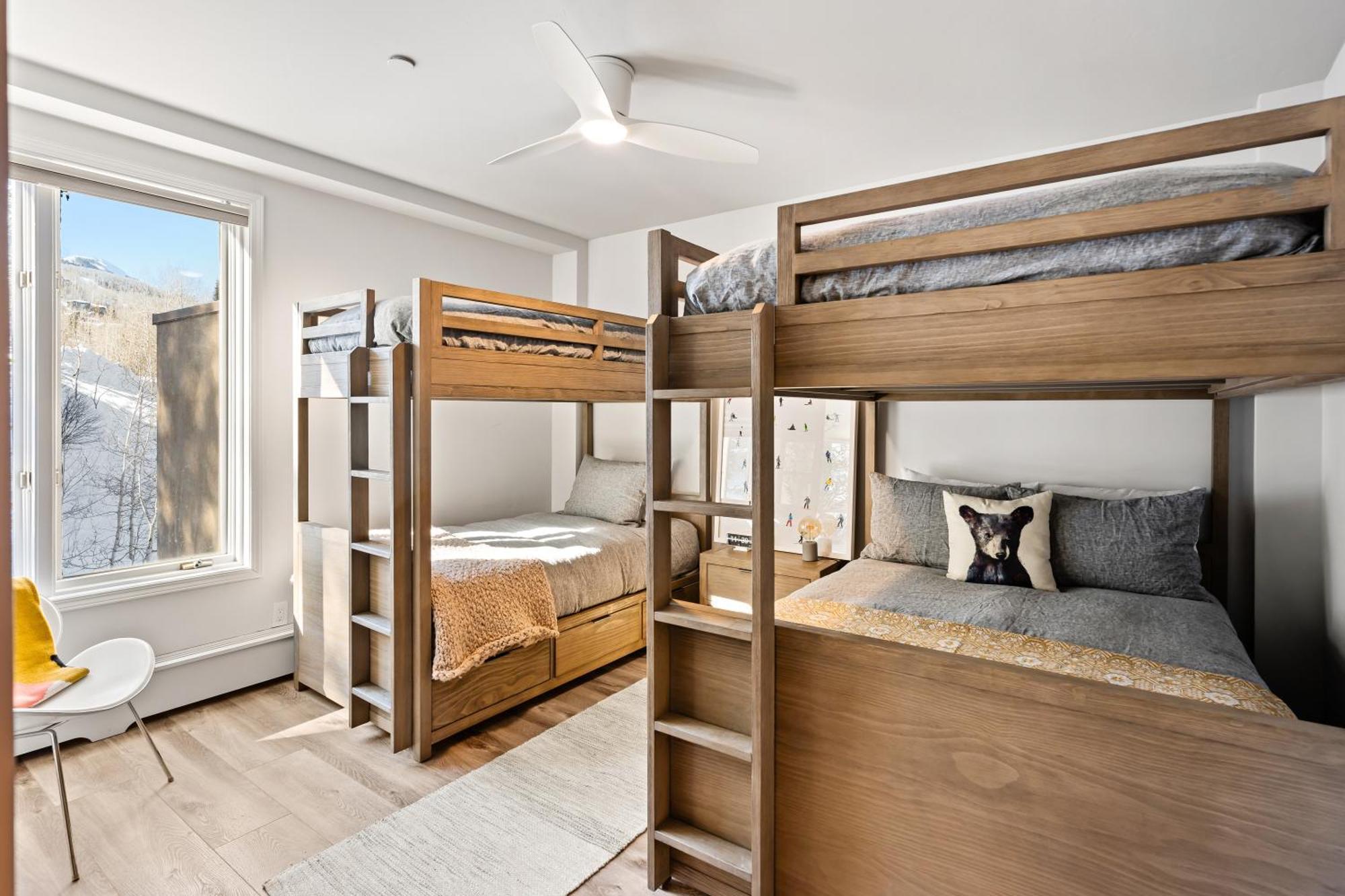 Chamonix 40, Snowmass Ski-in/ski-out W/shared Pool & Hot Tub/free Wifi Holiday home Snowmass Village