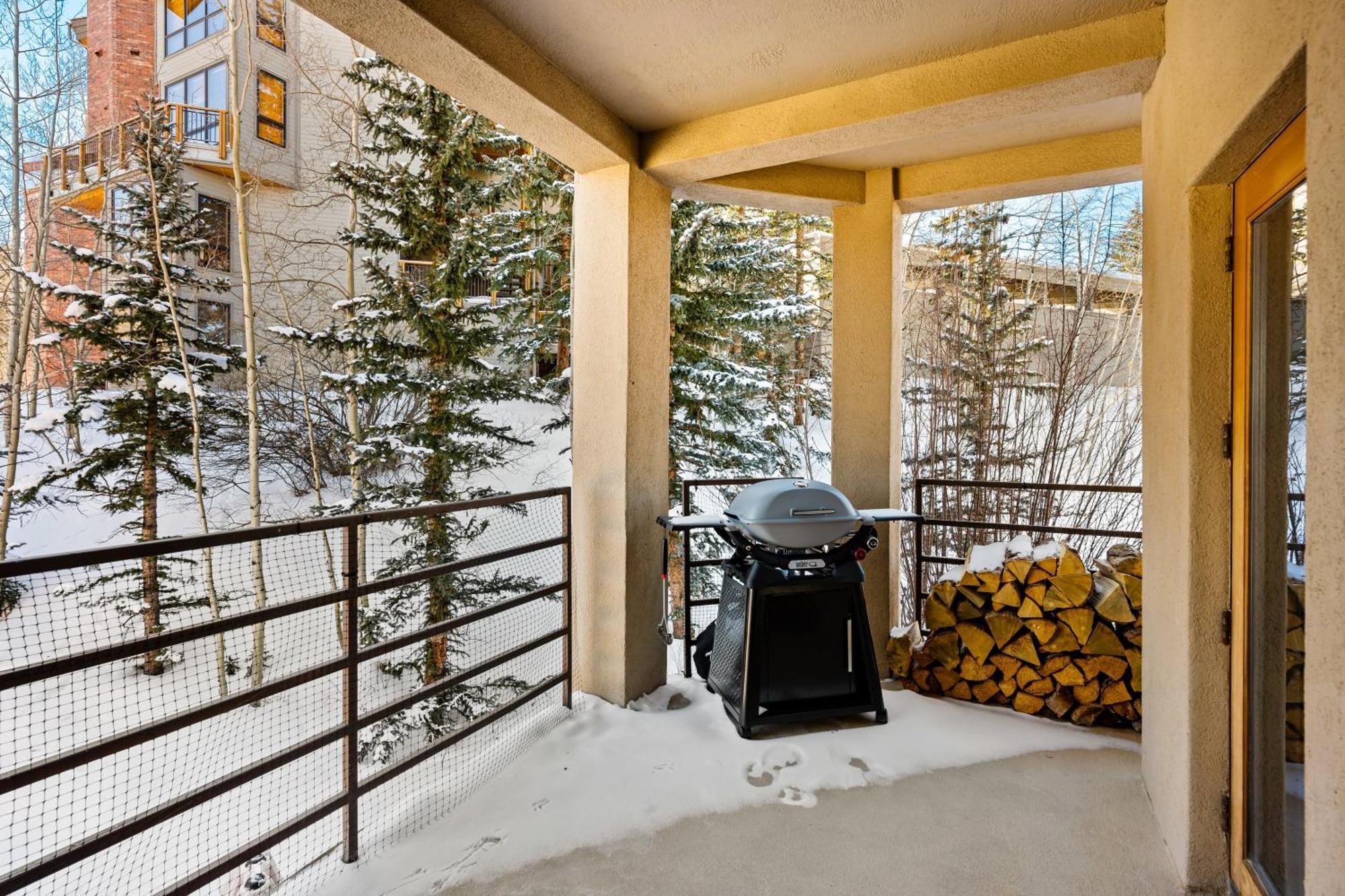 Chamonix 40, Snowmass Ski-in/ski-out W/shared Pool & Hot Tub/free Wifi * Snowmass Village