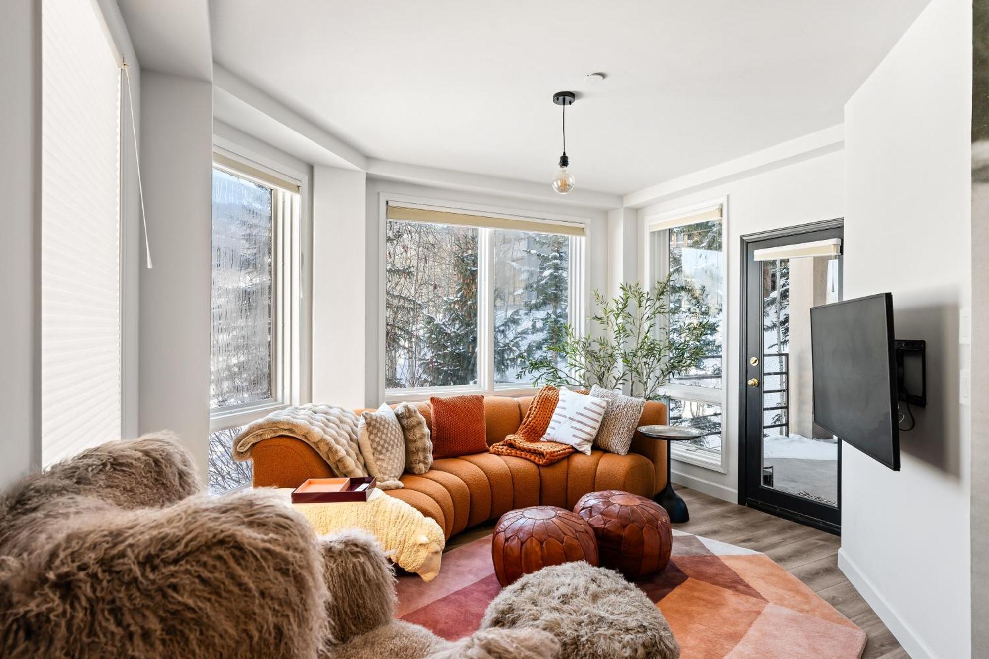 Chamonix 40, Snowmass Ski-in/ski-out W/shared Pool & Hot Tub/free Wifi Holiday home