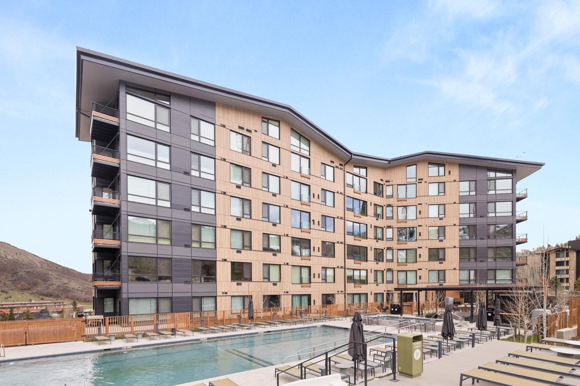 Electric Pass By Snowmass Vacations Apartment *