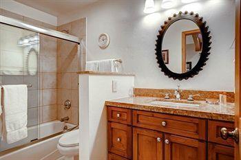 Woodbridge Hotel 4*