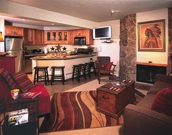 Laurelwood Aparthotel