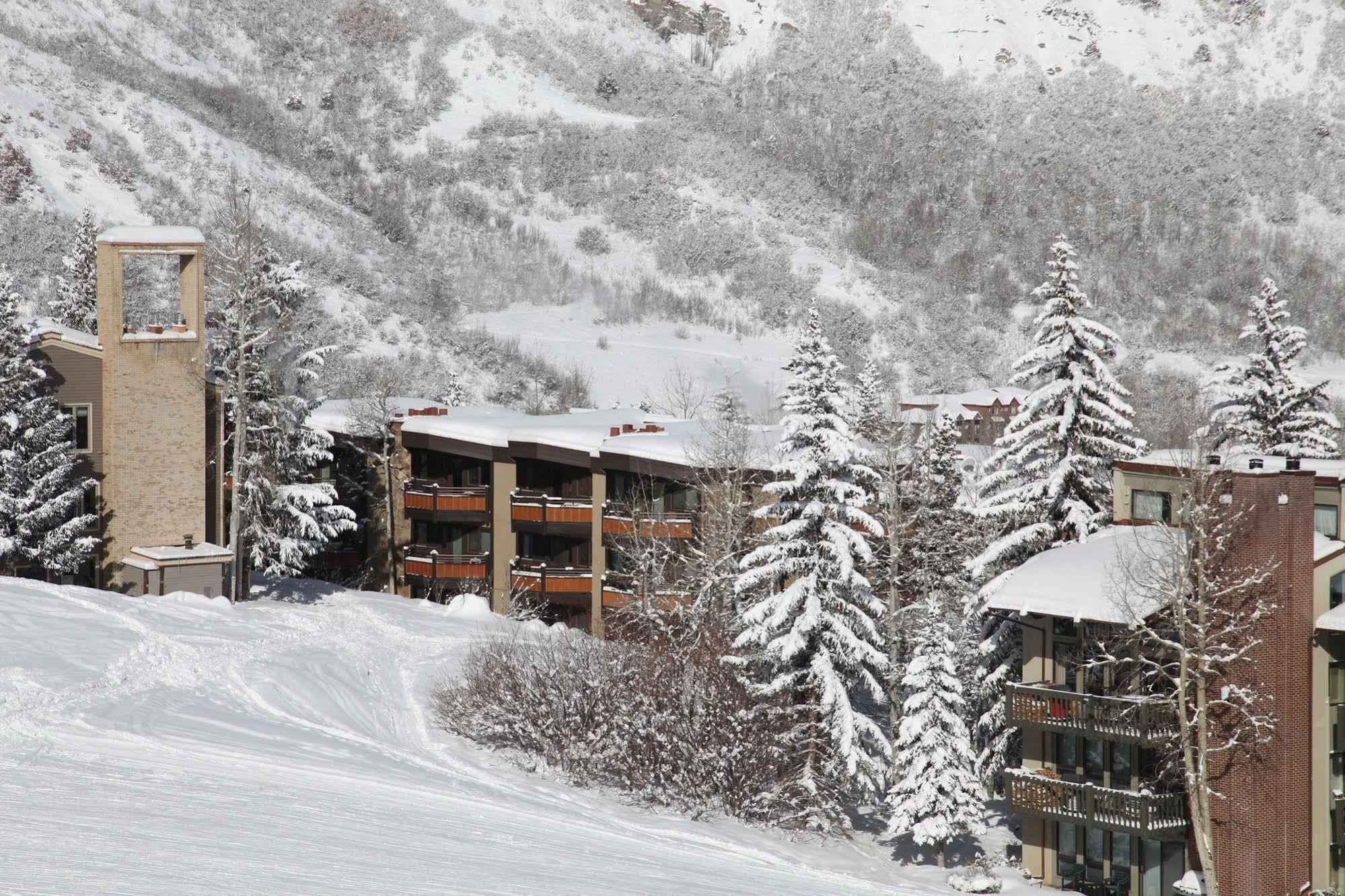 Laurelwood, A Destination 3* Snowmass Village