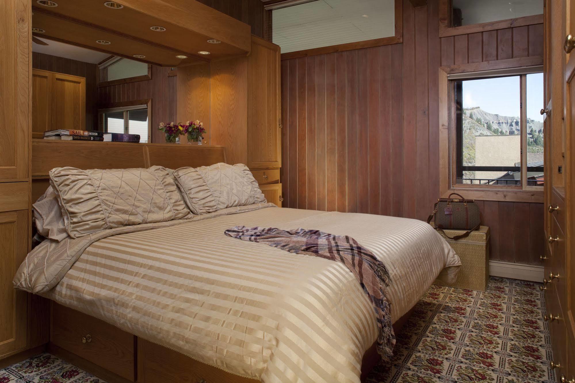 Hotel Snowmass Collection, A Destination