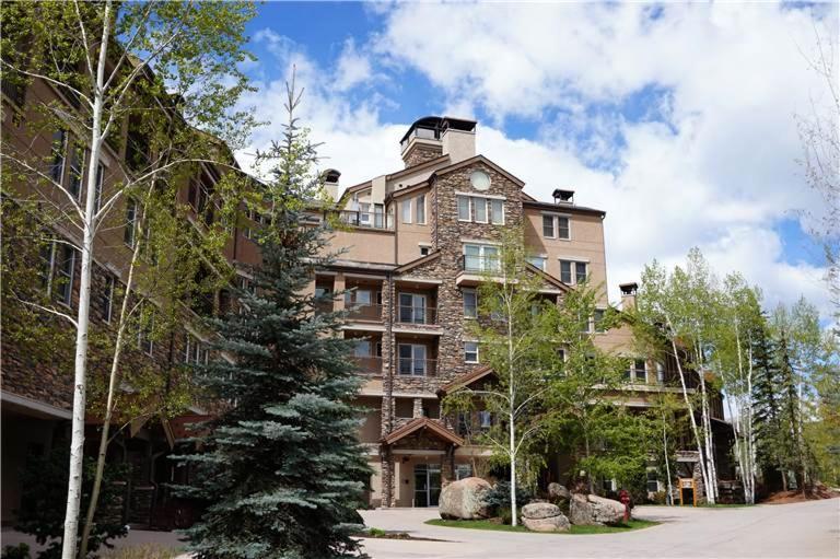 Snowmass Ski-in Ski-out Apartment