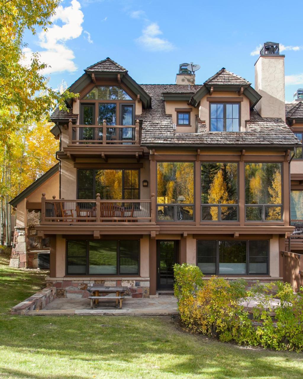 Snowmass Ski-in Ski-out Apartment
