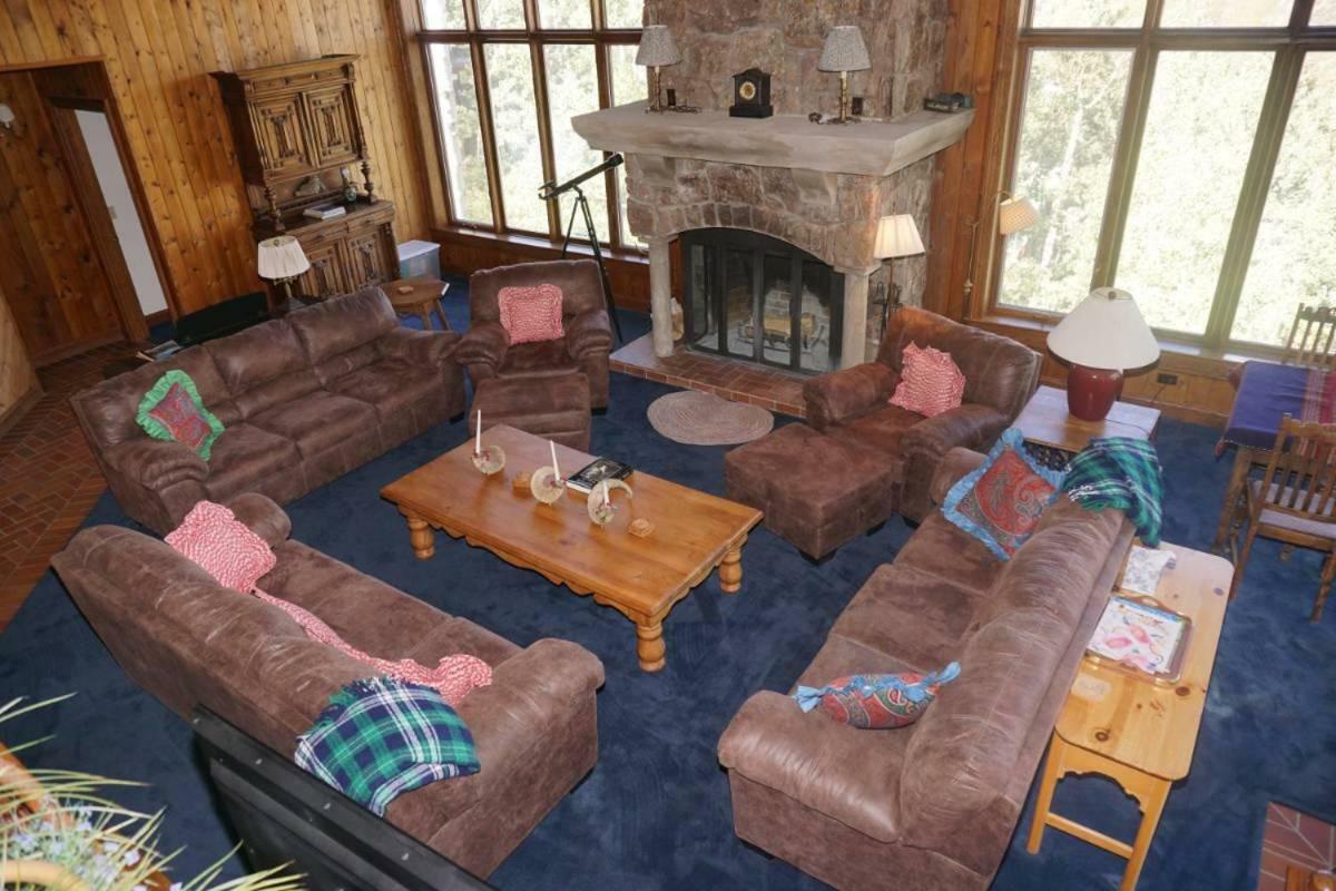201 Edgewood Ln
