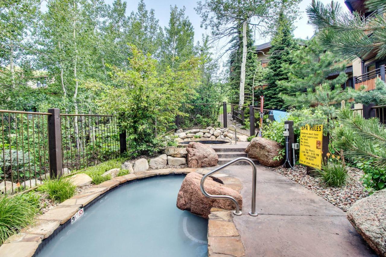 Cozy Slopeside Hotel *