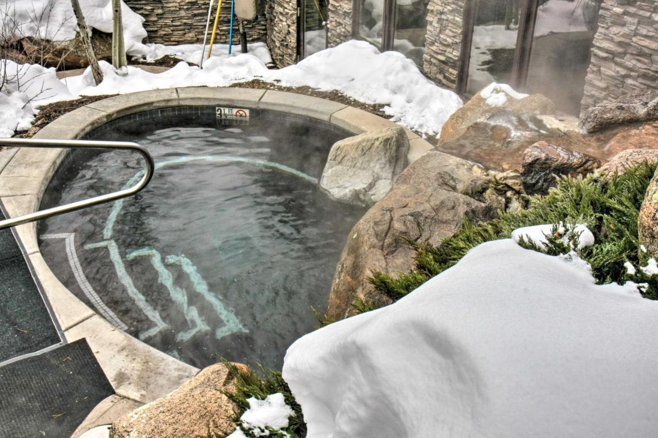 Lovers With Easy Pool And Hot Tub Access!