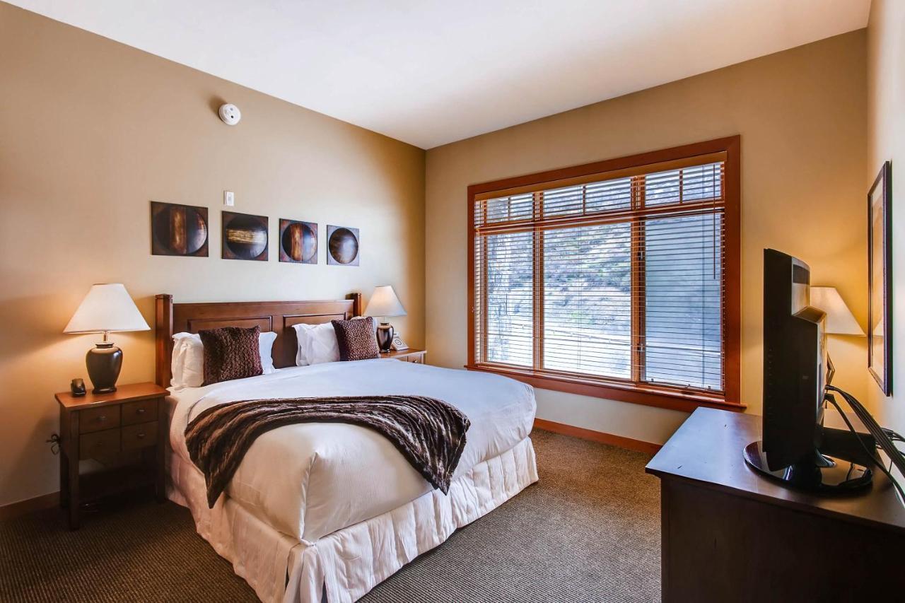 Resort Capitol Peak By Snowmass Mountain