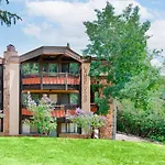 Laurelwood Condominiums 208