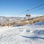 Renovated 2 Bedroom Condo W Hot Tub -Mountain Views!