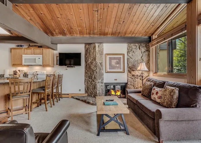 Laurelwood Condominiums 208
