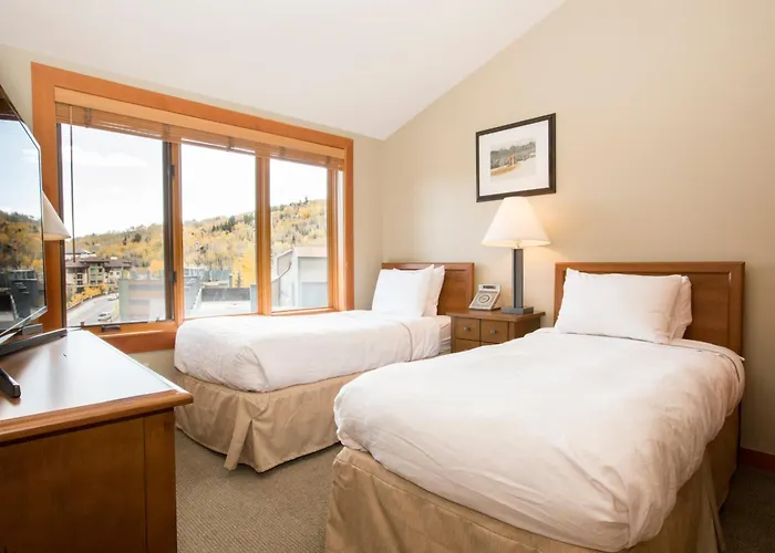 Capitol Peak Lodge