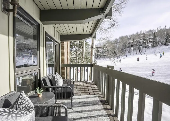 Renovated 2 Bedroom Condo W Hot Tub -Mountain Views!