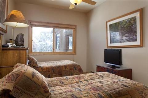 At Snowmass Club Resort 3*