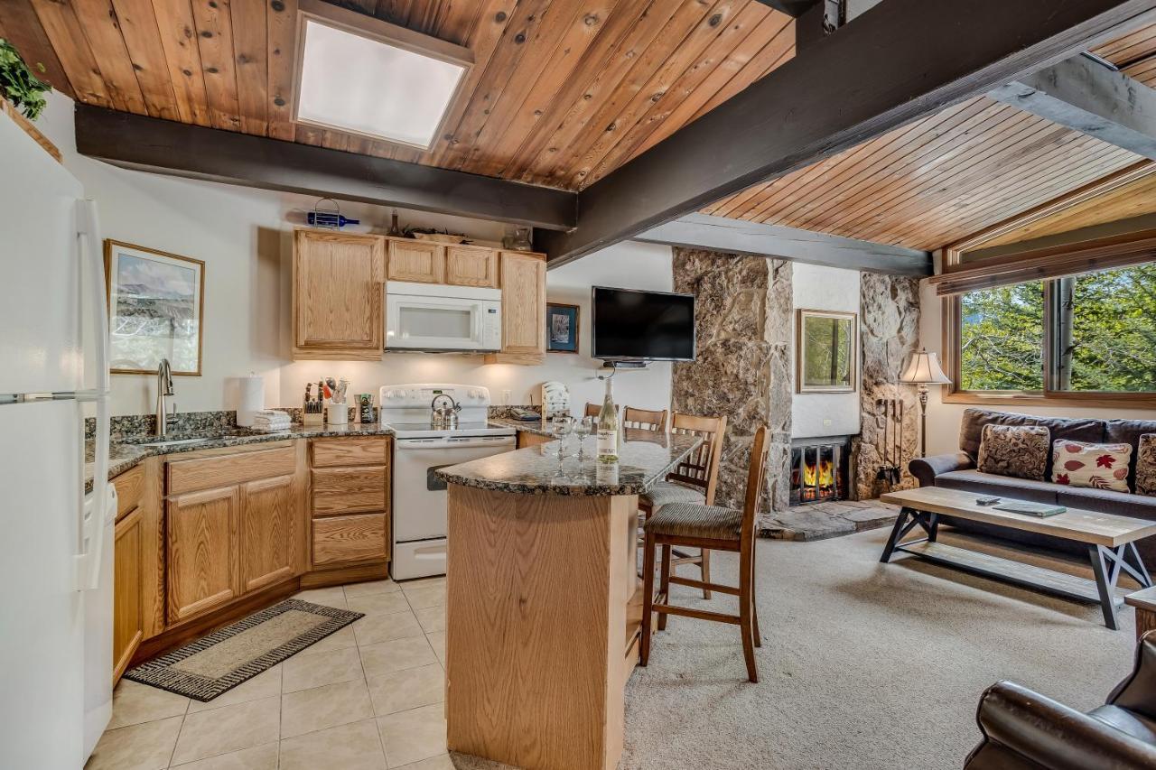 Laurelwood 208 *