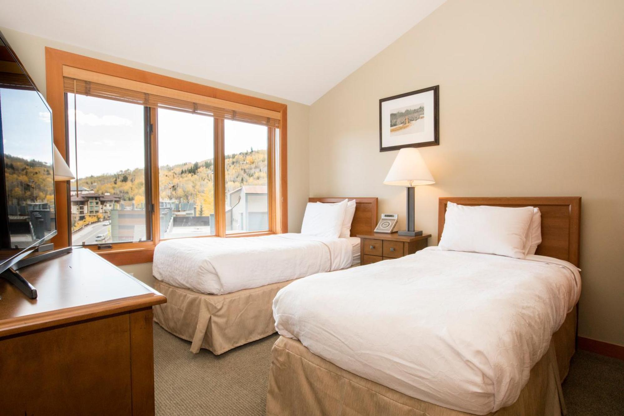 Capitol Peak Apartment *