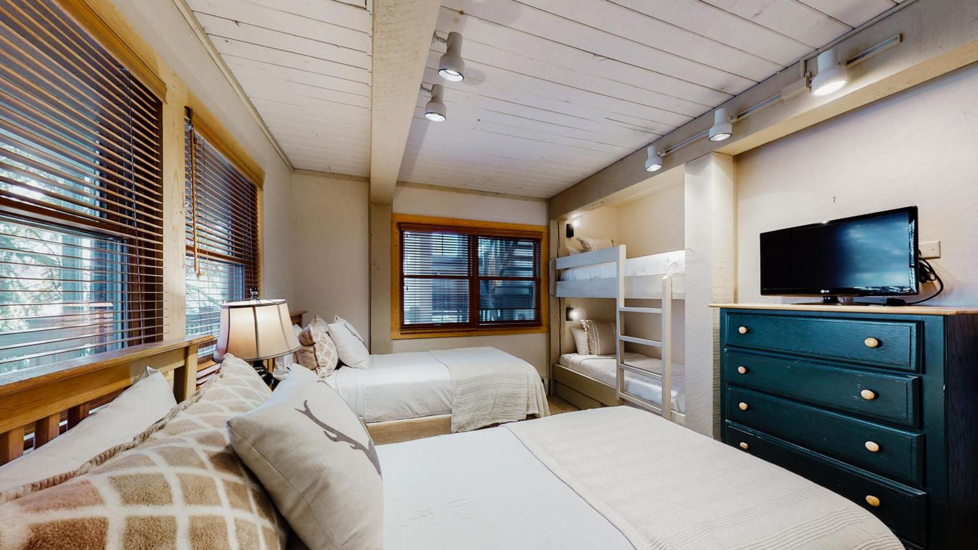 Of The Village - Coraltree Collection Resort Snowmass Village
