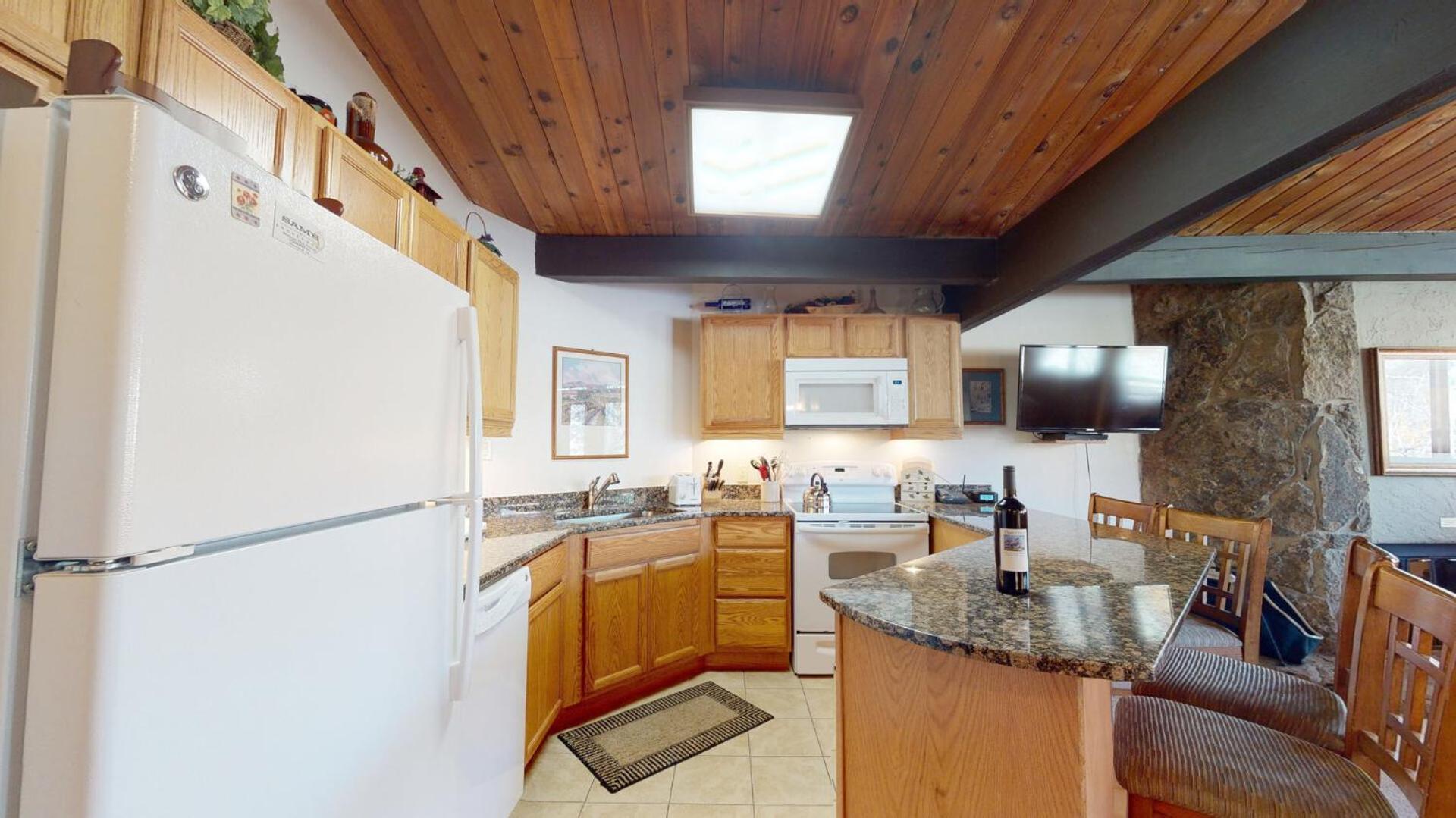 Laurelwood 208 *