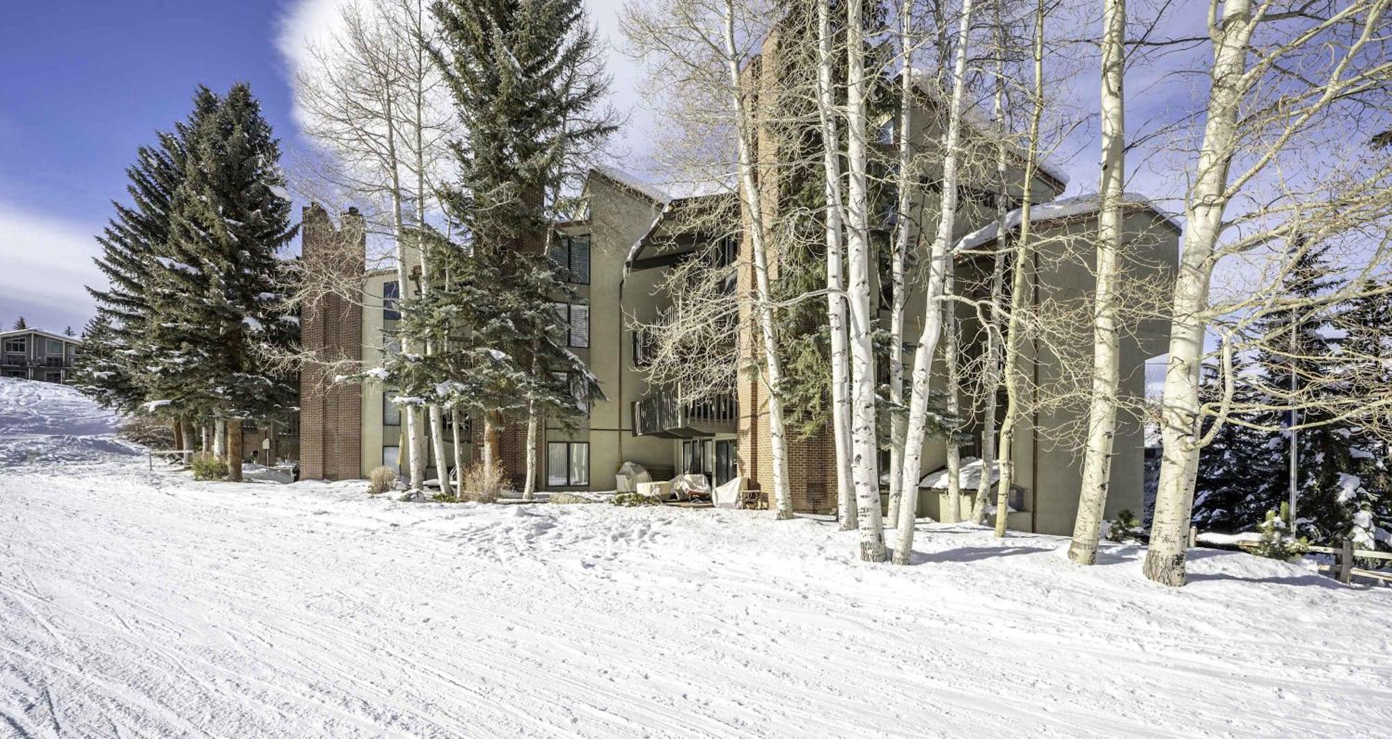 Renovated 2 Bedroom W Hot Tub -mountain Views!