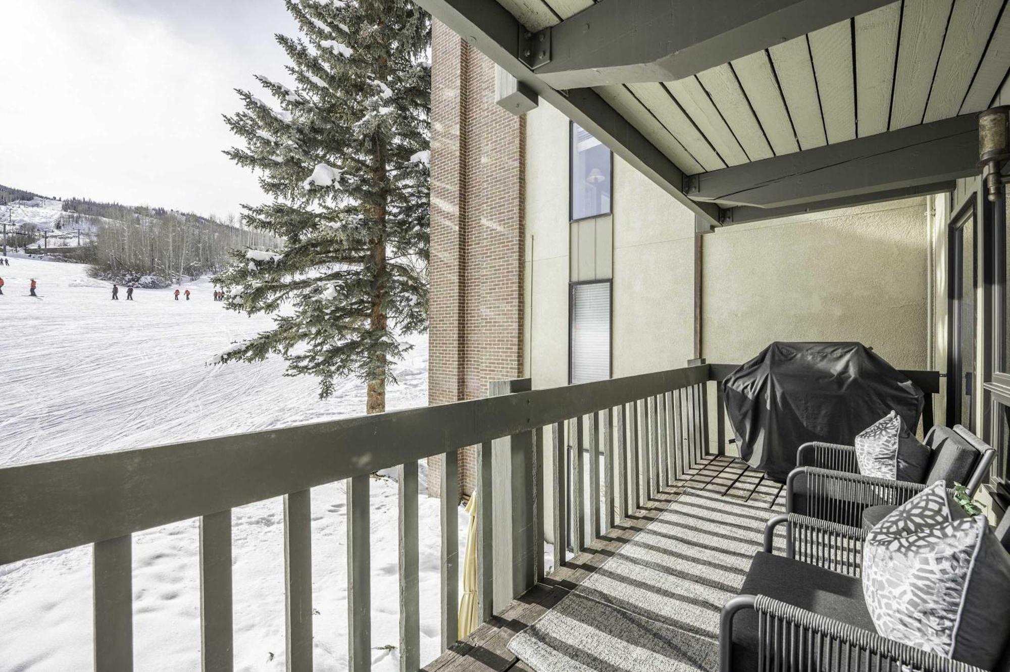Renovated 2 Bedroom W Hot Tub -mountain Views! *