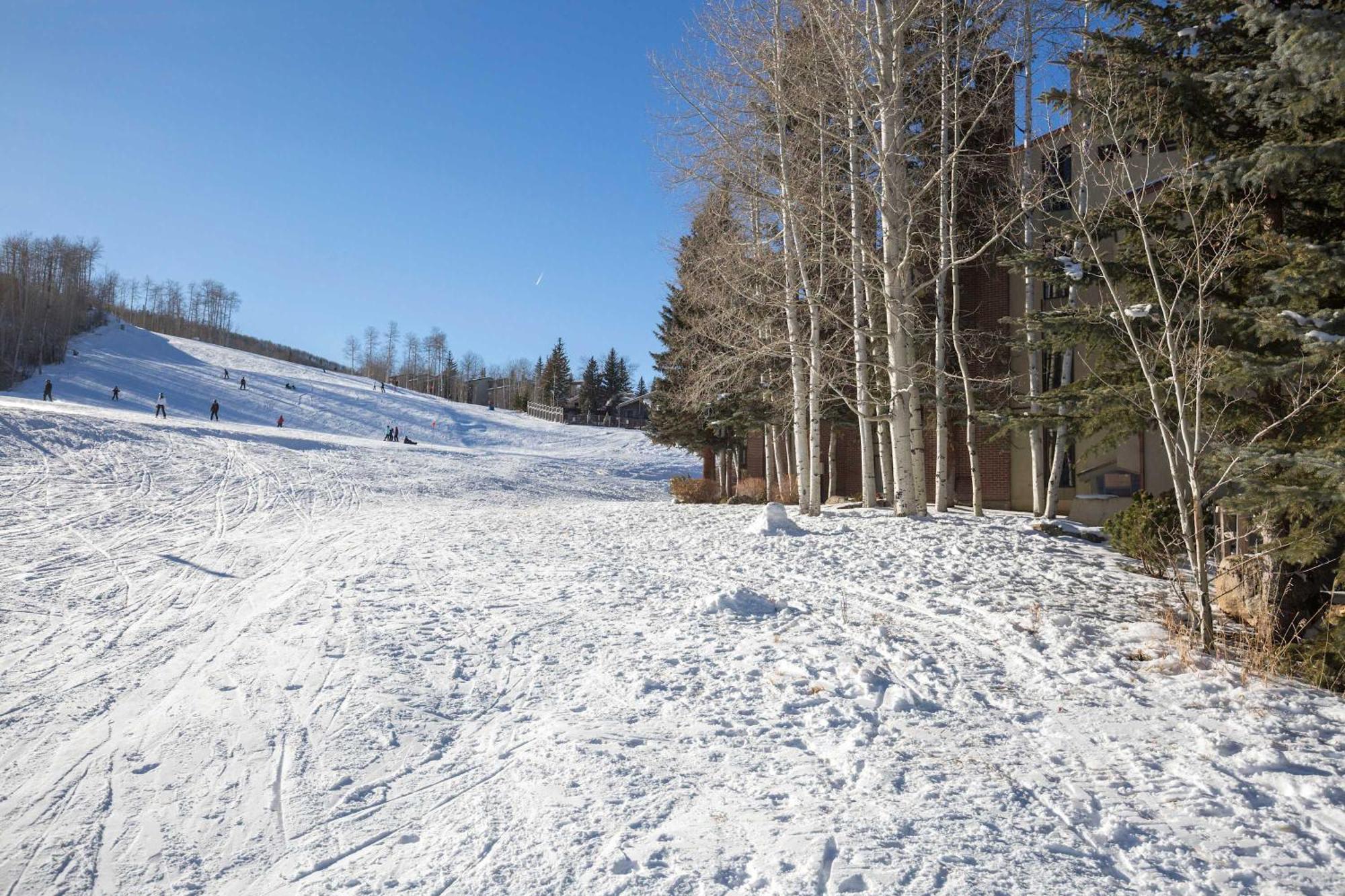 Renovated 2 Bedroom W Hot Tub -mountain Views!