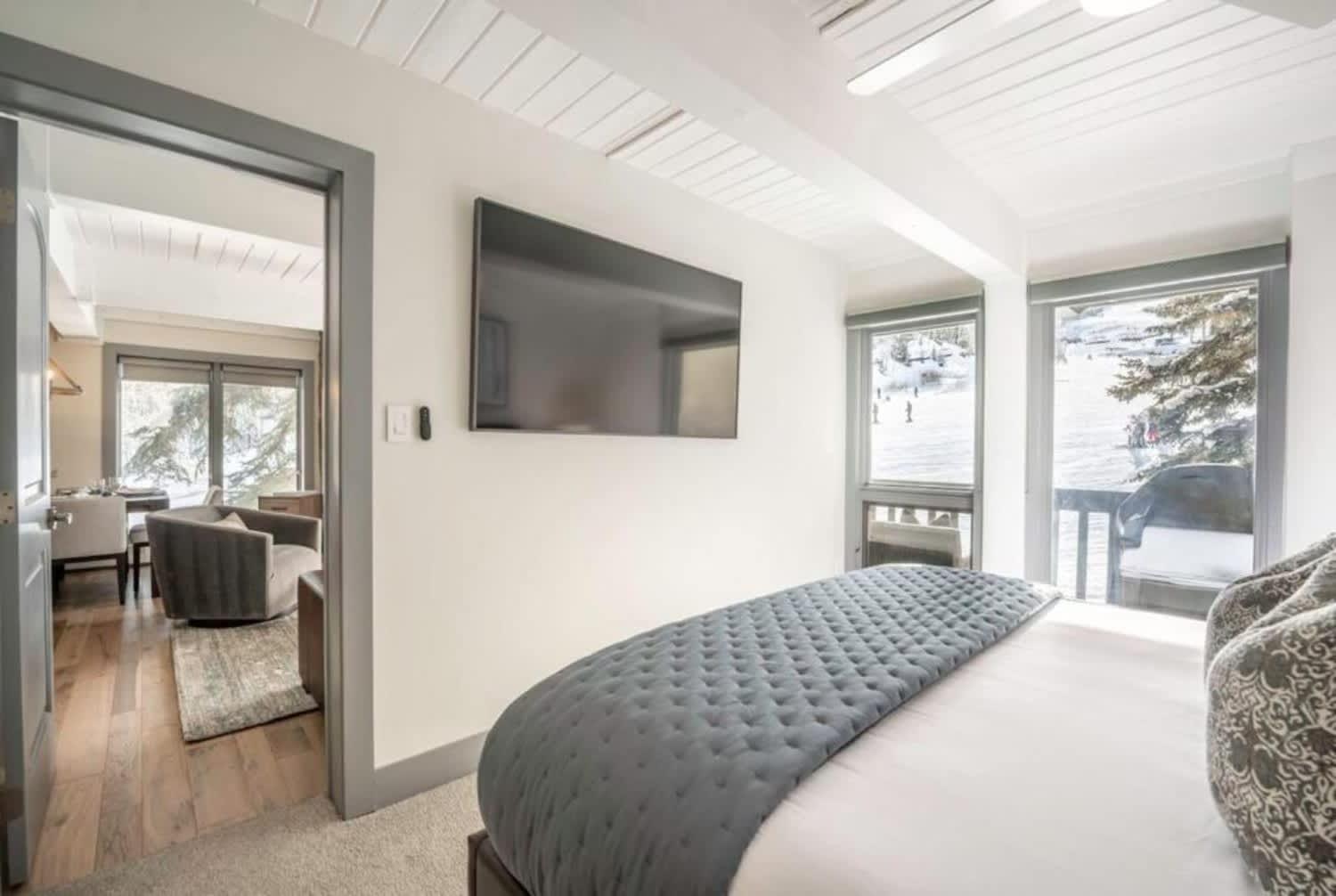 Casa de férias Renovated 2 Bedroom W Hot Tub -mountain Views!